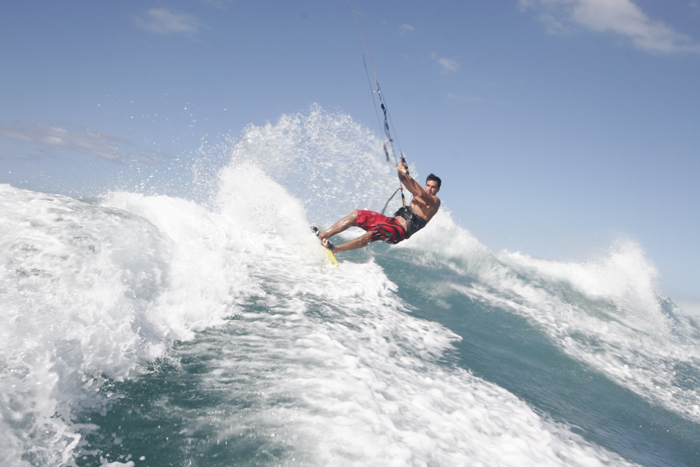 Alecio wave slash Alecio Kitesurfing waves on Maui
